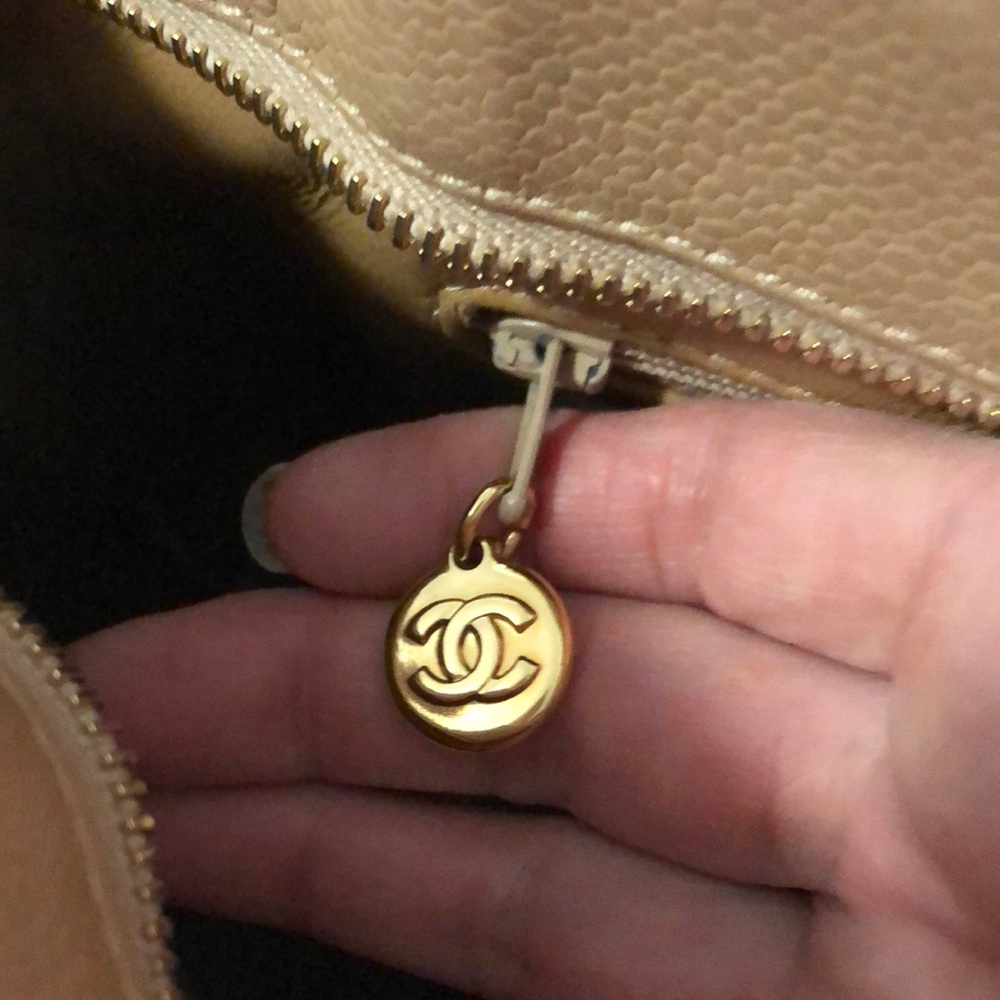 Vintage Chanel Beige Classic Medallion Quilted Caviar Tote Bag - Picture 8 of 15